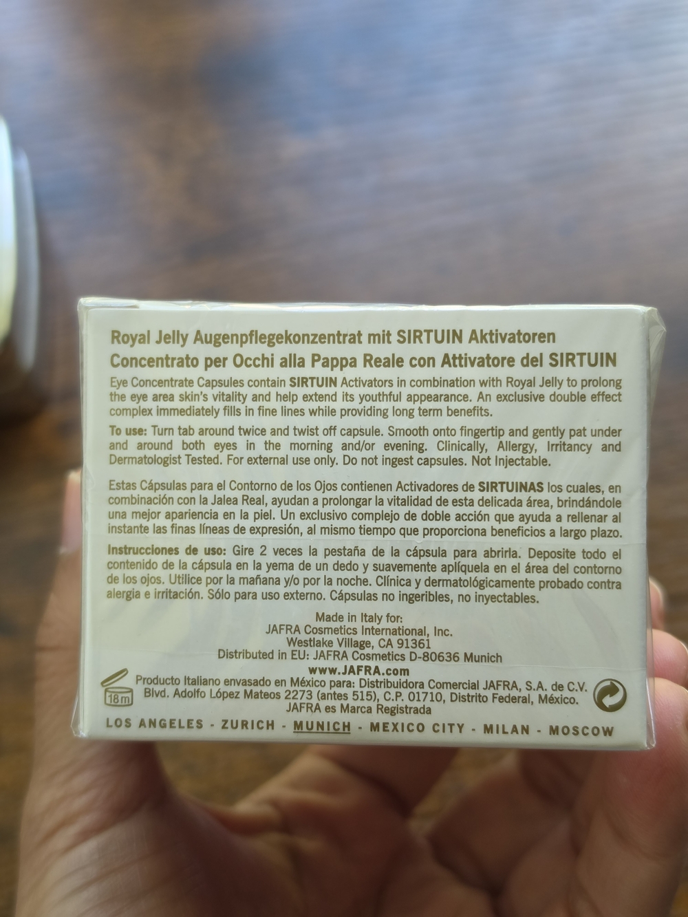 JAFRA Royal Jelly Eye Concentrate Capsules with Sirtuin Activators (60 Ct) - Picture 3 of 5